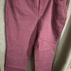 Gloria Vanderbilt Burgundy Pants
